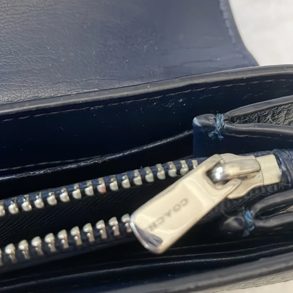 VTG COACH Blue Metallic Leather Turn Key Clutch